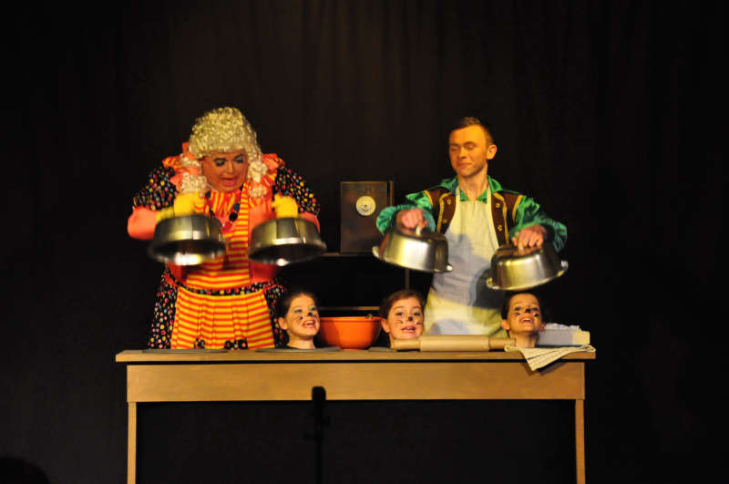 Sarah and Idle Jack find more rats in the kitchen