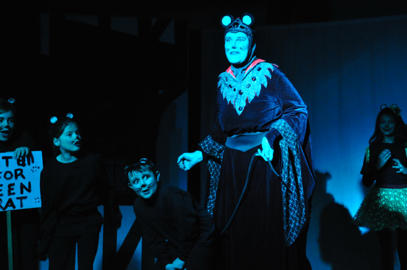 Queen Rat and her loyal subjects